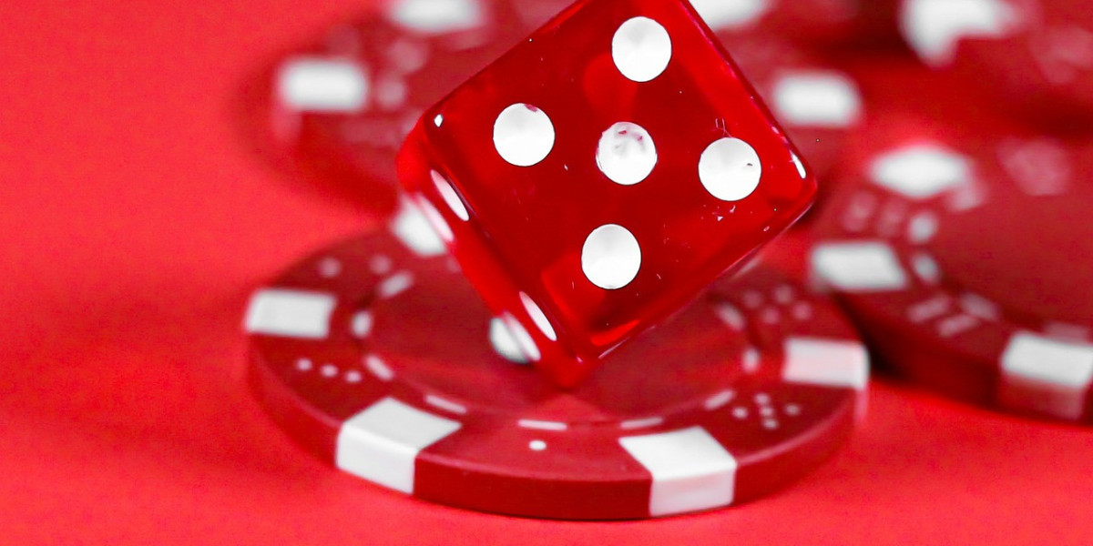 "Den psykologiske påvirkning af gamification i online casinoer: Hvordan spildesign og belønningssystemer ændrer spi